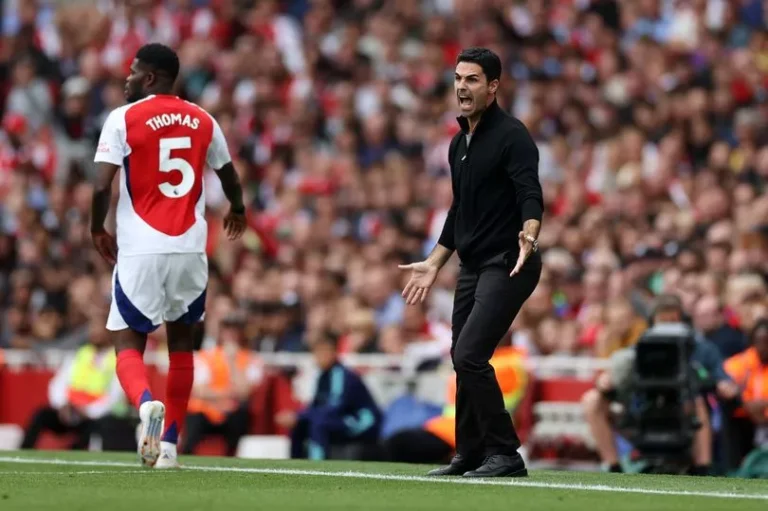 Why Mikel Arteta shouted at referee Chris Kavanagh before Arsenal red card in baffling incident