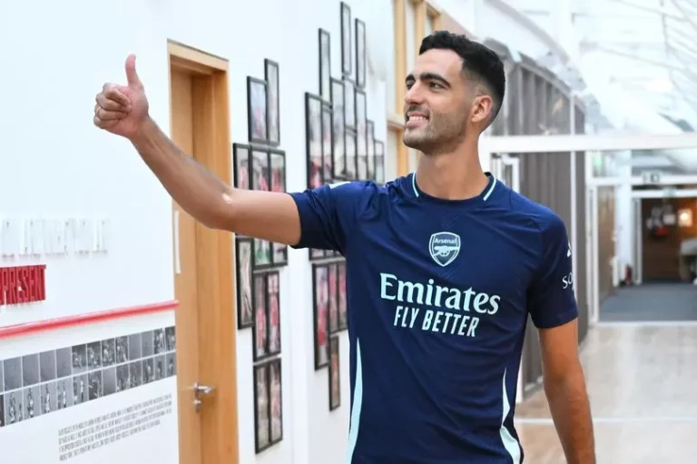 Injured Merino makes fans laugh, emotional Sterling moment – Inside Arsenal at Emirates Stadium