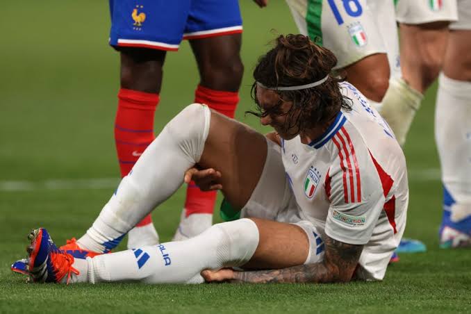 Italy manager issues fresh Riccardo Calafiori injury update after Arsenal star limped off vs France