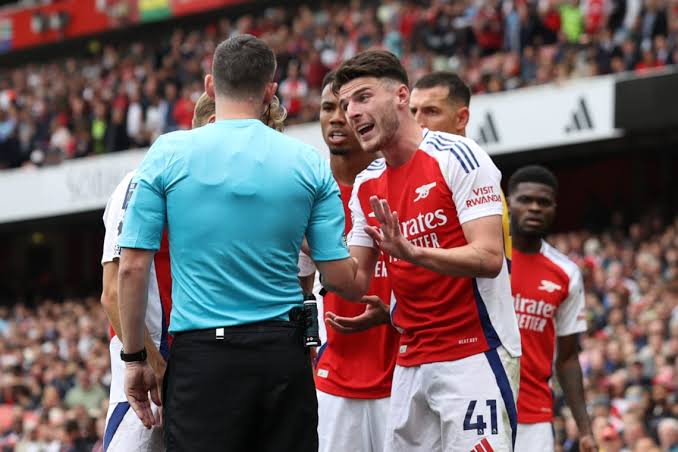 Arsenal fans are furious over incident in Liverpool defeat as Declan Rice decision highlighted