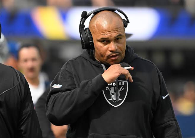 Breaking: Raiders’ Coach Antonio Pierce Refuses to Make Obvious Change Despite Fans’ Pleas