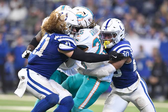 Legendary Effort from Colts Linebacker Lifts Team Pass Dolphins