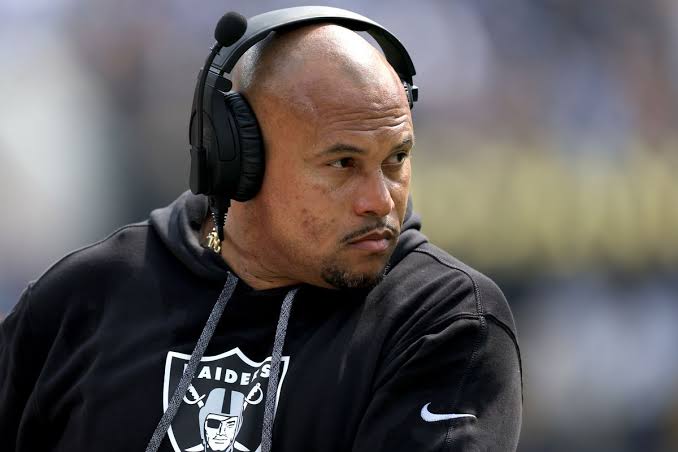 Breaking: Raiders Fans Left Scratching Their Heads: Antonio Pierce’s Strange…