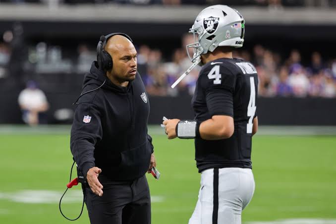 Raiders’ Offseason QB Plan: Will they Stay or Will…?