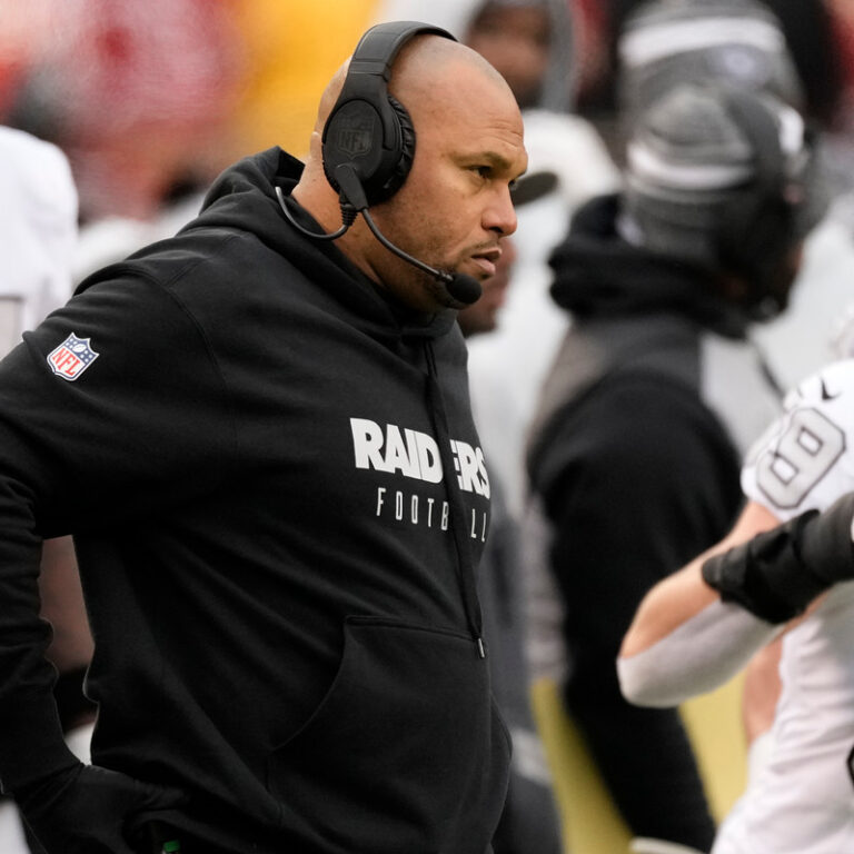 Raiders’ HC Antonio Pierce Issues Stern Warning to…