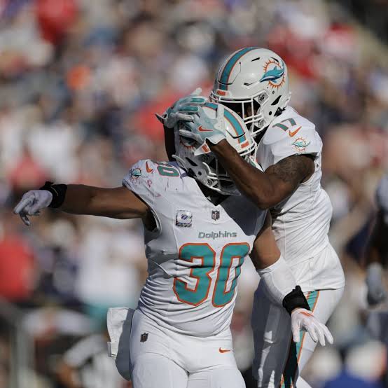 Miami’s Grinding Game: Dolphins Wear Down Raiders with…