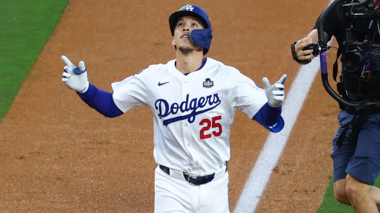 MLB Rumors: Dodgers Start Extension Talks with…