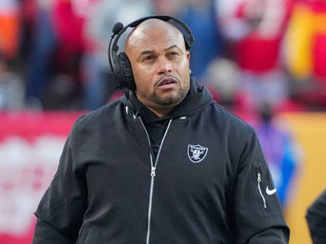 Breaking: Antonio Pierce Makes Stunning Claim About Raiders’ Controversial Fumble