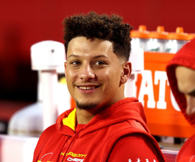 Mahomes Magic is Back: Chiefs’ QB Shrugs Off Ankle Injury, Leads Team to TD