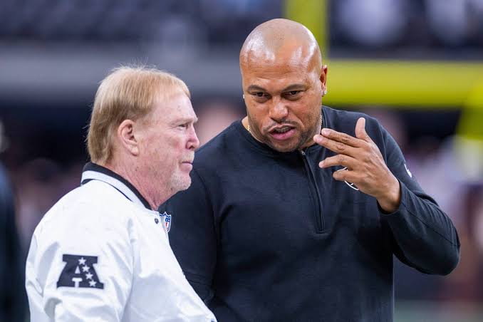 The End of the Line for Antonio Pierce: Mark Davis Faces Tough Decision on Coach’s Future