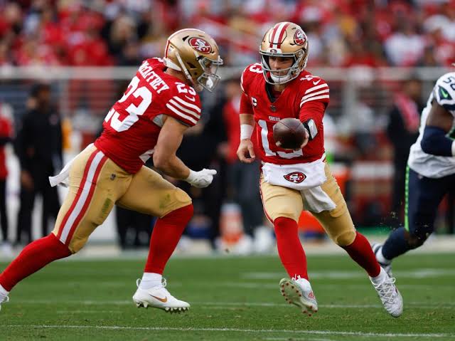 49ers Stars Shine Bright: Four Players Top in Their Class in NFC Pro Bowl Voting