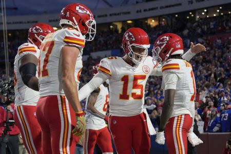 Veteran Receiver’s Chemistry With QB Ignites Chiefs’ Offense: Dynamic Duo Leads Team to Victory