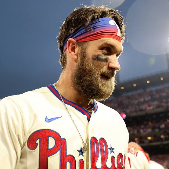 Phillies’ Bold Plan: Moving Bryce Harper Back to Outfield to Unlock Team’s Potential