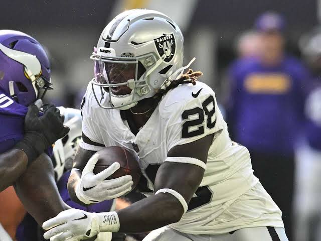 Raiders Nation Rejoice: Las Vegas Makes a Splash With RB McCormick in a Move That Will Shake the NFL