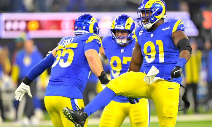 Stunning Twist: Rams Seize NFC West Title in Thrilling Finale: Los Angeles Battles Until the End