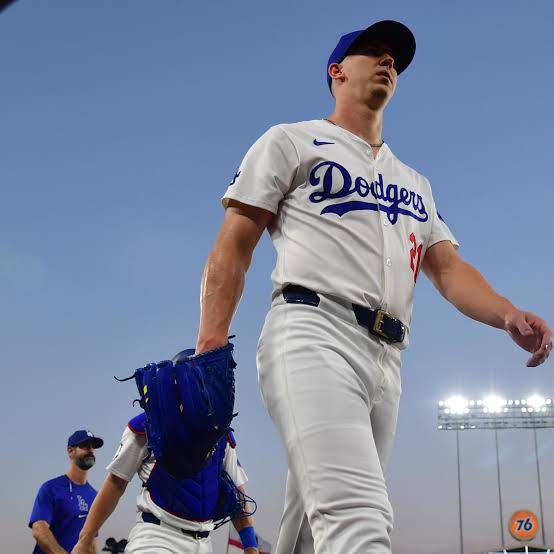 Walker’s way: Dodgers allow Buehler to explore free agency without…