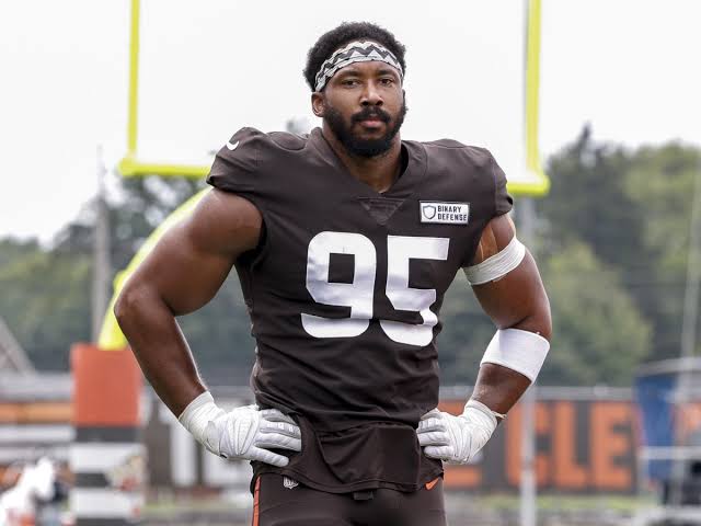 Breaking: Myles Garrett Drops Bombshell: Star DE Shares New Insights into Talks with…