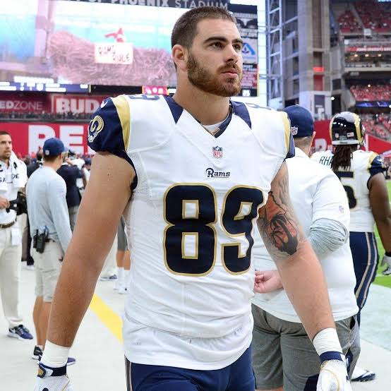 Breaking: Higbee is Back, And the Rams Are Complete: Tight End’s Immediate Impact Boosts LA’s Playoff Hopes