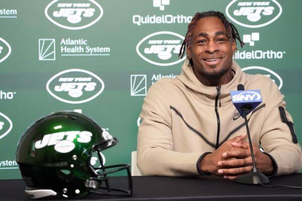 Breaking: Jets’ Unsung Hero Emerges: Interior Offensive Lineman Earns Recognition as NFL’s Best