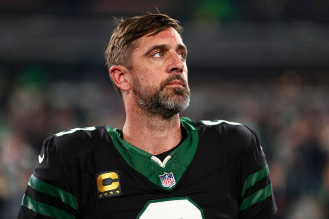 Rodgers’ Jet Reunion: Insider Reveals Shocking Twist on QB’s Possible Return