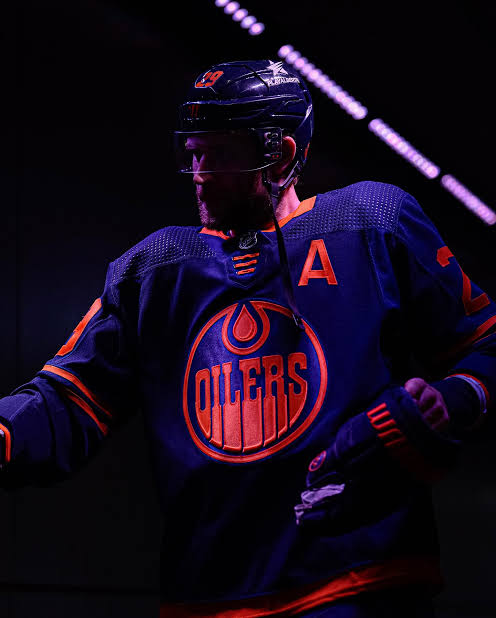 Oilers on Fire: Edmonton Zooms to Top of Standings, Leaving Bruins in Dust