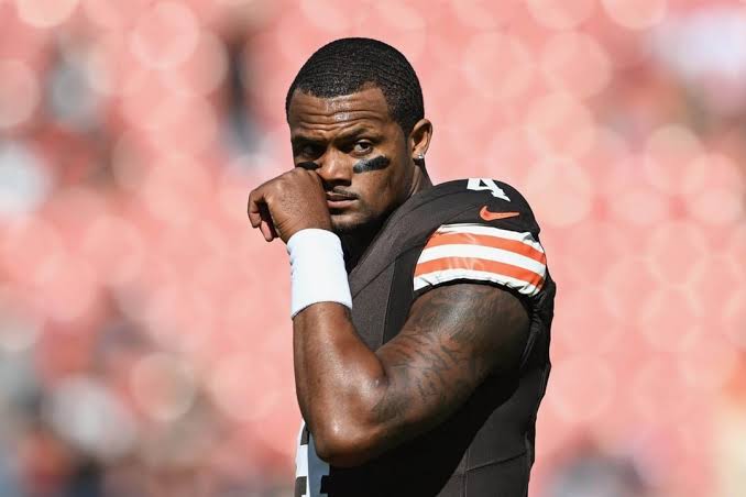 NFL’s Biggest QB Controversy: Browns Player’s Frustration with Deshaun Watson Sparks National Debate