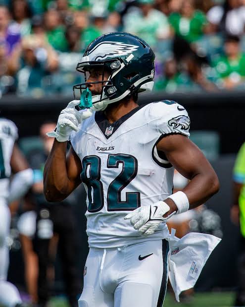 Eagles’ Air Attack Ignites: Tanner McKee to Ainias Smith: A TD Connection for the Ages