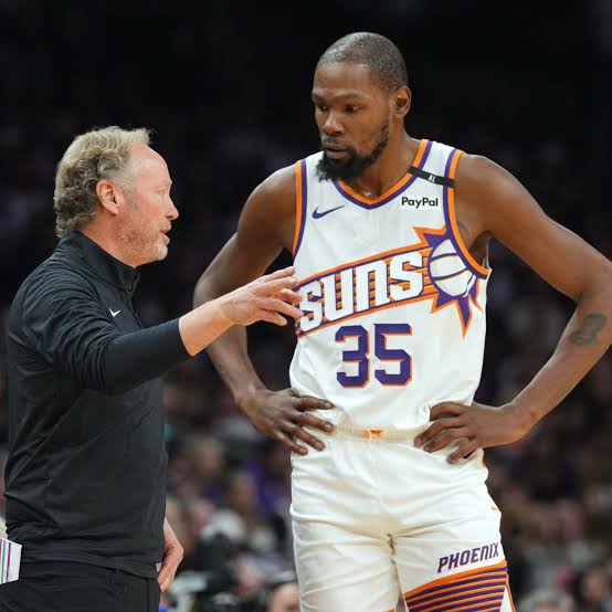 Suns’ Trade Deadline Strategy Revealed: Suns Pursue Budget-Friendly Centers to Solidify Playoff Push